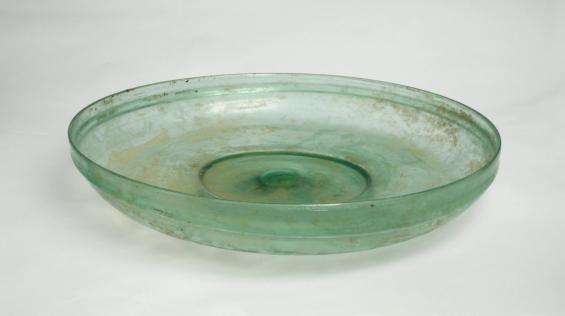 Footed plate